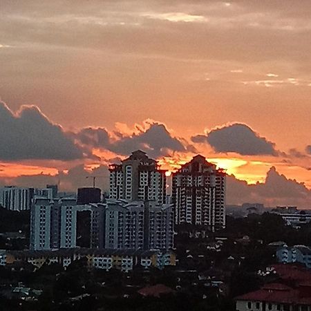 A Room In Aparnt Sri Impian Johor Bahru Bagian luar foto