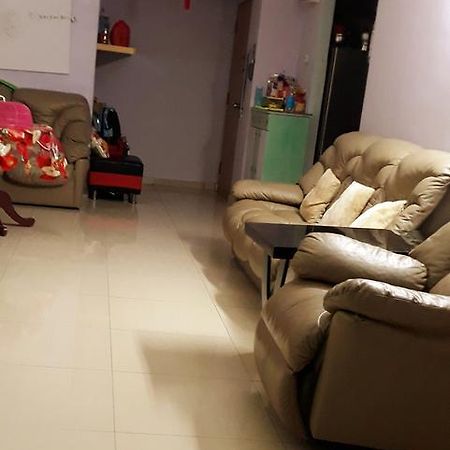 A Room In Aparnt Sri Impian Johor Bahru Bagian luar foto